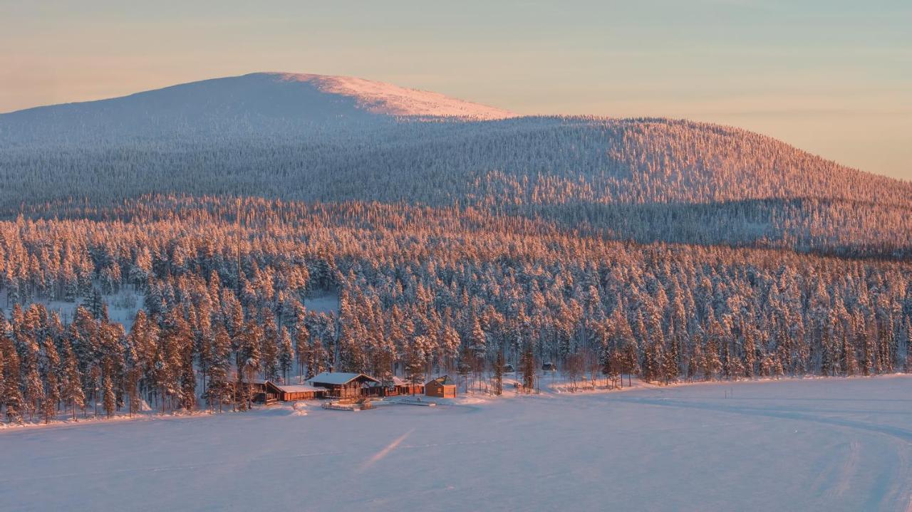 Jeris Lakeside Resort Муонио Екстериор снимка